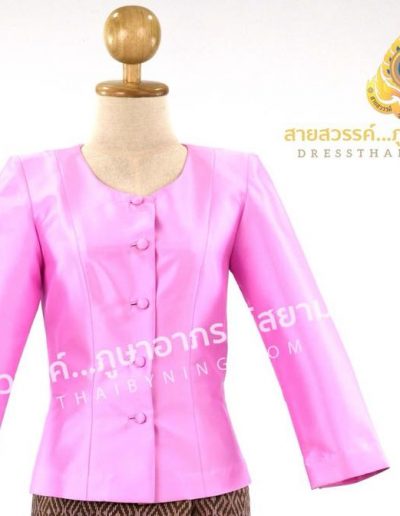 เสื้อแบบชุดไทยเรือนต้นสีชมพูผ้าไหมพิเศษจากปักธงชัย ราคา 3,500.-